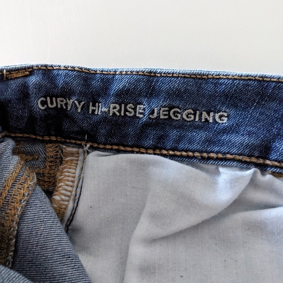 Size 4 Short AE Next Level Hi-Rise Curvy Jegging - Picture 2 of 4
